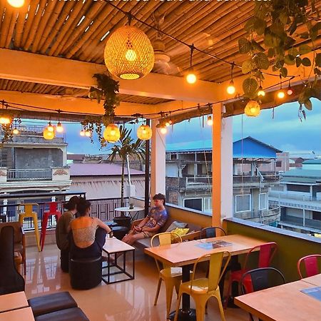 The Place Hostel باتامبانغ المظهر الخارجي الصورة