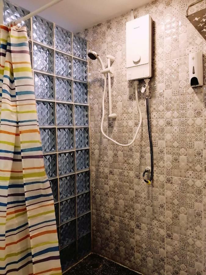 The Place Hostel باتامبانغ المظهر الخارجي الصورة
